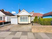 3 bedroom chalet for sale in Walsingham Road, Southend...