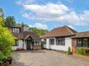 3 Bedroom Coach House For Sale In Horley, Surrey