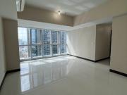 3 Bedroom Condo FOR SALE in Uptown Parksuites BGC near...