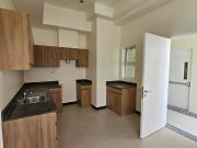 3 bedroom corner unit with parking for rent in Alder...