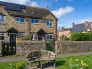 3 Bedroom Cottage House