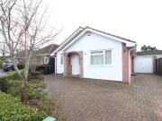 3 bedroom detached bungalow for rent in Albany Drive,...
