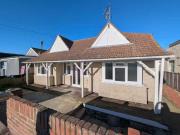 3 bedroom detached bungalow for rent in Brooklands,...