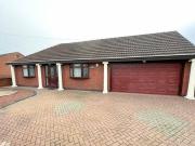 3 bedroom detached bungalow for rent in Cowhouse Lane...