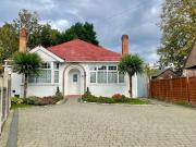 3 bedroom detached bungalow for sale in Eastfield Grove,...