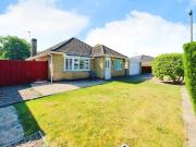 3 bedroom detached bungalow for sale in Eastfield Road,...