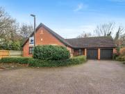 3 bedroom detached bungalow for sale in Hartington...