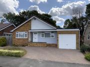 3 bedroom detached bungalow for sale in Milford Avenue,...