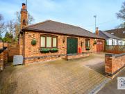 3 bedroom detached bungalow for sale in Mill Hill,...