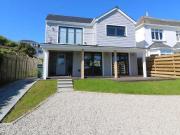 3 Bedroom Detached House 3 Bedroom Detached House