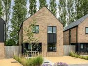 3 Bedroom Detached House