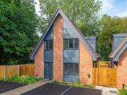 3 Bedroom Detached House