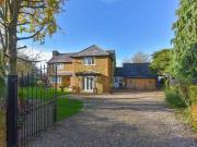 3 Bedroom Detached House