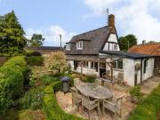 3 bedroom detached house for rent in 11, Dark Lane...