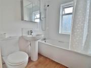 3 bedroom detached house for rent in Abbeydale Mount,...