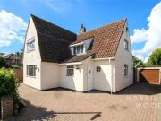 3 bedroom detached house for rent in Bishop Road,...