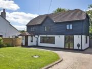 3 bedroom detached house for rent in Chapel Road,...