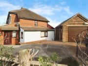 3 bedroom semi detached house for rent in Churchdale...