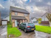 3 bedroom detached house for rent in Cosmeston Drive,...