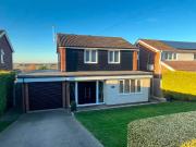 3 bedroom detached house for rent in Dalebrook Road,...