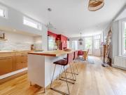 3 bedroom detached house for rent in Eastern Road London N2