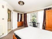 3 bedroom detached house for rent in Emily Gardens,...