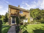 3 Bedroom Detached House For Rent In Headley