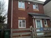 3 bedroom detached house for rent in Highfield Road,...