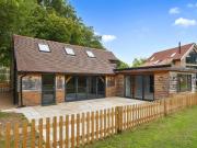 3 bedroom detached house for rent in How Green Lane,...