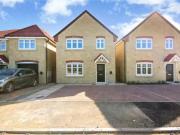 3 bedroom detached house for rent in Humber Close,...