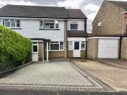 3 bedroom detached house for rent in Mallard Road, South...