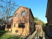 3 bedroom detached house for rent in McWilliam Close...