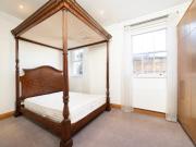 3 bedroom detached house for rent in Queen's Gate...