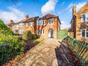 3 bedroom detached house for rent in Russell Drive,...