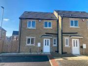 3 bedroom detached house for rent in Saddle Close,...
