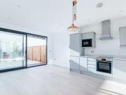 3 Bedroom Detached House For Rent In Shepherds Bush, London