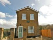3 bedroom detached house for rent in Station House...