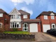 3 bedroom detached house for rent in Whitley Court Road,...