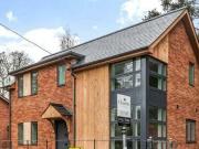 3 bedroom detached house for rent in Winton Hill...