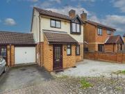 3 bedroom link detached house for sale