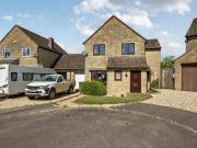 3 bedroom link detached house for sale