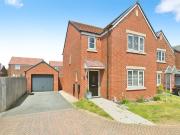 3 bedroom detached house for sale in Adlington Close,...