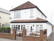 3 bedroom detached house for sale in Bower Way Cippenham...