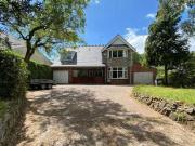 3 bedroom detached house for sale in Bridgnorth Road...