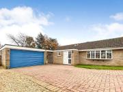 3 bedroom detached house for sale in Chester Gardens...