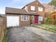 3 bedroom detached house for sale in Chesterfield Close,...