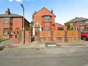 3 bedroom detached house for sale in Clough Street,...