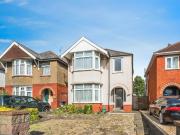 3 bedroom detached house for sale in Cricklade Road,...