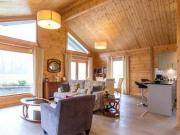 3 bedroom detached house for sale in Crowhurst Park...