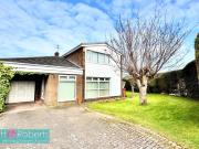 3 bedroom detached house for sale in Drumoyne Close,...